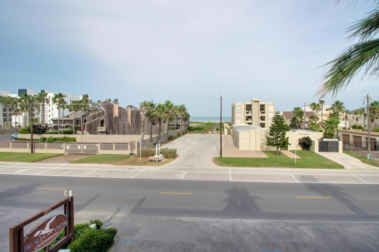 Beachview Condominiums: Palm Tree Pathway South Padre Island Exterior photo